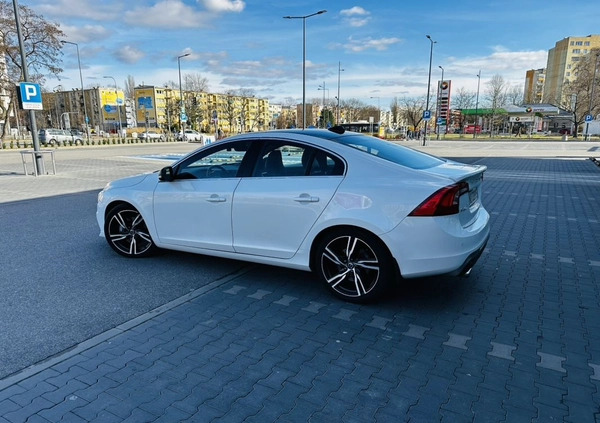 Volvo S60 cena 82790 przebieg: 88000, rok produkcji 2017 z Warszawa małe 301